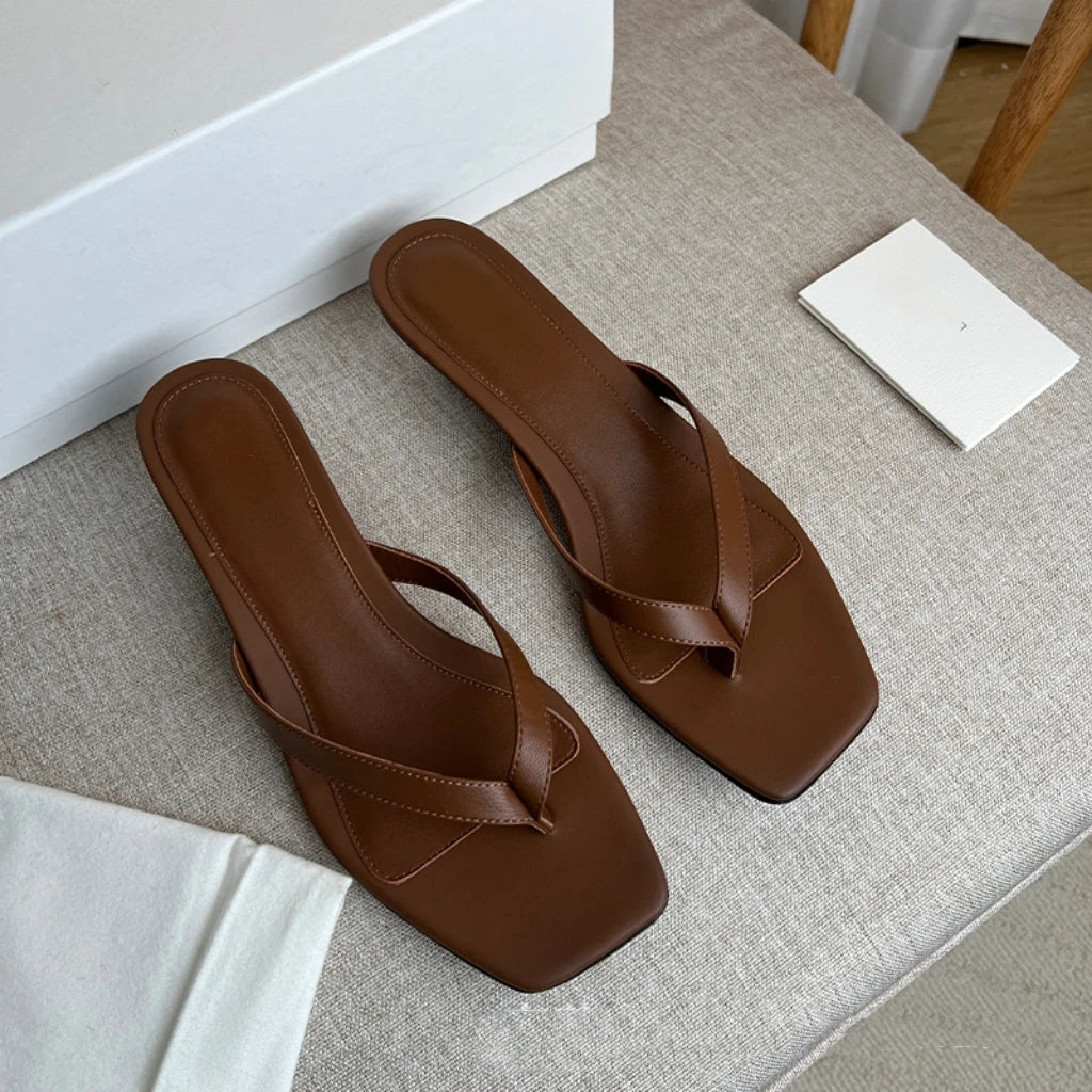 25 year summer fashion French square toe genuine leather cat heel with comfortable and versatile high-heeled flip flops