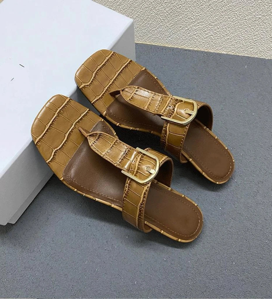 25 year TT genuine leather women's high-end European and American niche cat and copper buckle crocodile pattern flip flops