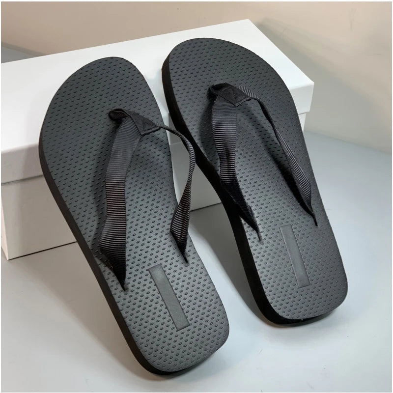 25 year new minimalist and versatile women's clip toe nude comfortable casual beach flip flops