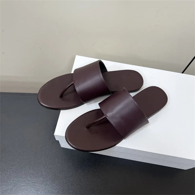 Extremely simple style 25 year spring/summer new comfortable flat bottom toe women's leather versatile flip flops