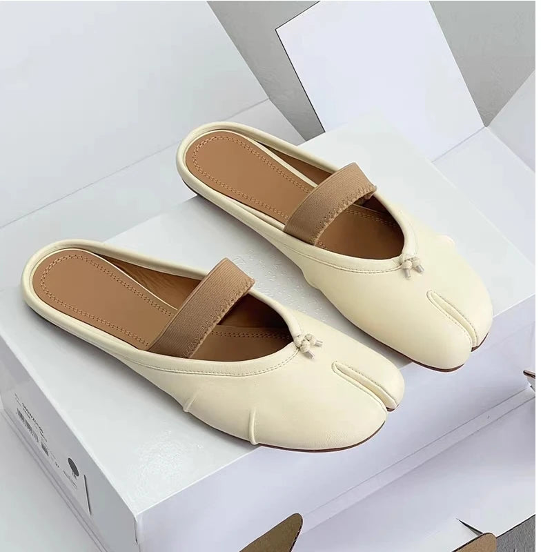 2025 New Wrinkled Elastic Band Leather Shallow Mouth Flat Bottom One Foot Kick Split Toe Pig Hoof Half Slippers