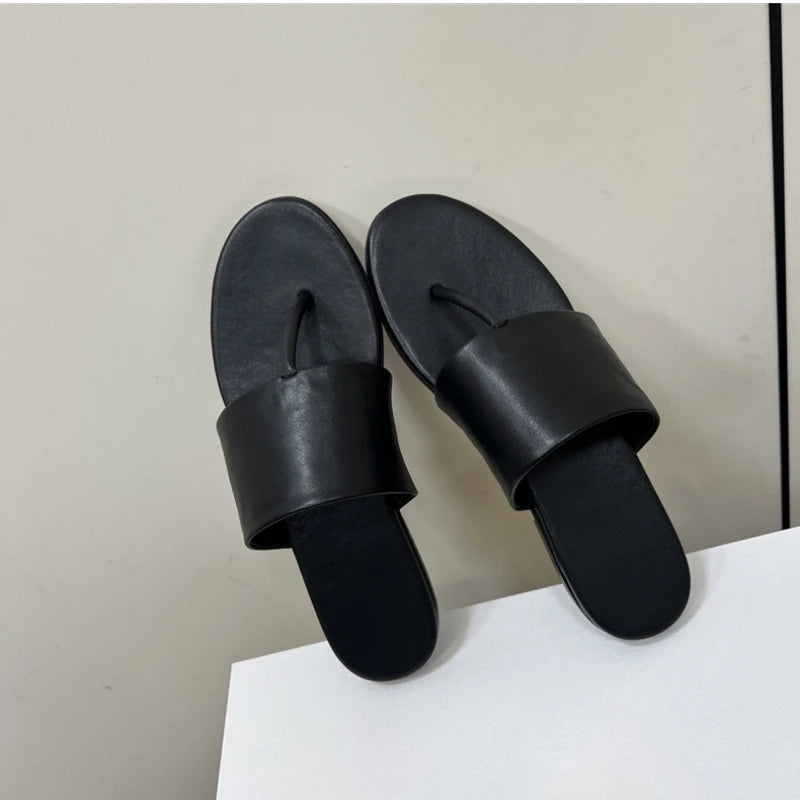 Extremely simple style 25 year spring/summer new comfortable flat bottom toe women's leather versatile flip flops