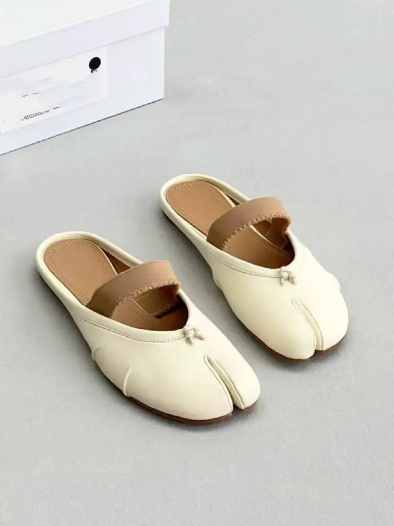 2025 New Wrinkled Elastic Band Leather Shallow Mouth Flat Bottom One Foot Kick Split Toe Pig Hoof Half Slippers