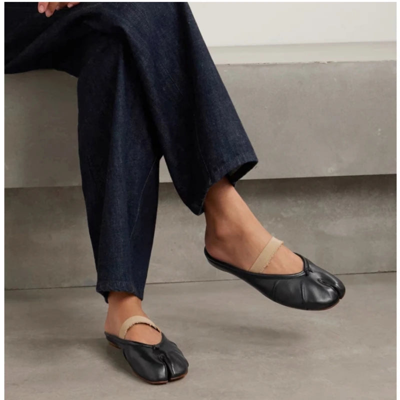 2025 New Wrinkled Elastic Band Leather Shallow Mouth Flat Bottom One Foot Kick Split Toe Pig Hoof Half Slippers
