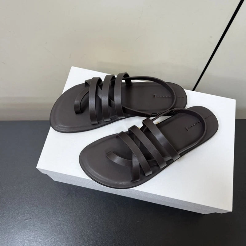 25 year new niche French retro leather flat bottomed sandals with simple, comfortable and versatile Roman features