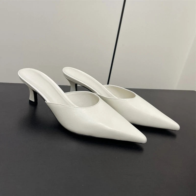 25 year old French retro pointed cat and Muller leather versatile hooded slippers