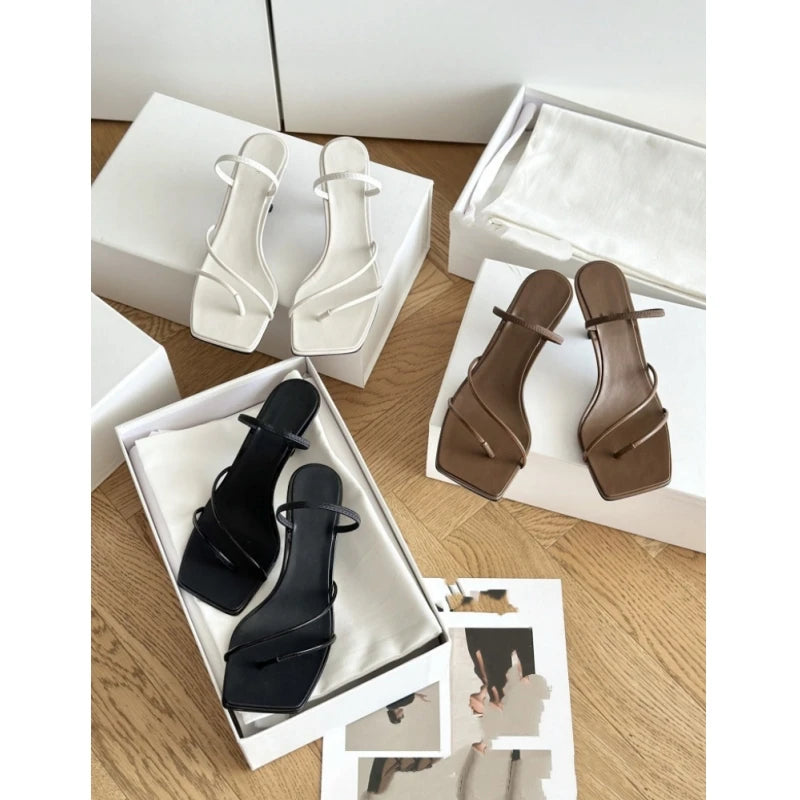 25 year summer new French retro slim strap kitten high-heeled clip toe sandals for wearing outside