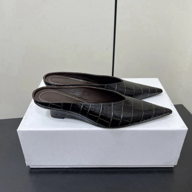 25 Year Early Spring New Fashionable Crocodile Pattern Pointed Slope Heel Muller Women's Genuine Leather Baotou Cold Slippers