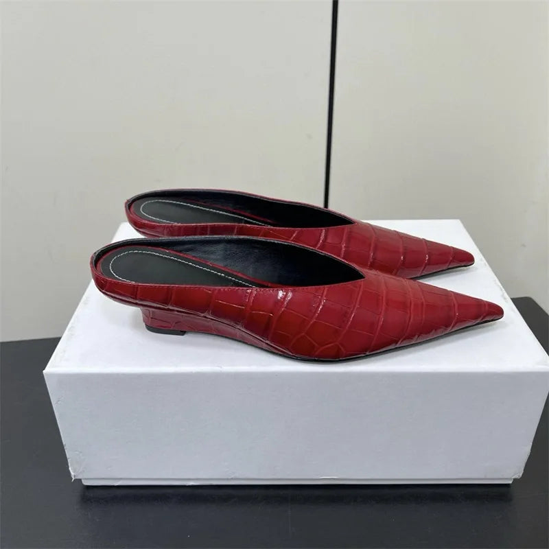 25 Year Early Spring New Fashionable Crocodile Pattern Pointed Slope Heel Muller Women's Genuine Leather Baotou Cold Slippers