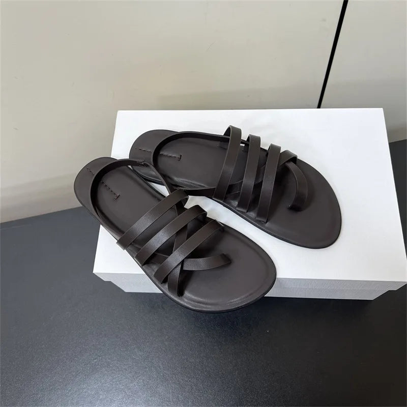 25 year new niche French retro leather flat bottomed sandals with simple, comfortable and versatile Roman features