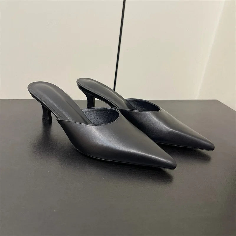 25 year old French retro pointed cat and Muller leather versatile hooded slippers
