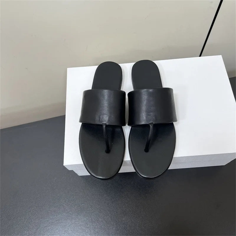 Extremely simple style 25 year spring/summer new comfortable flat bottom toe women's leather versatile flip flops