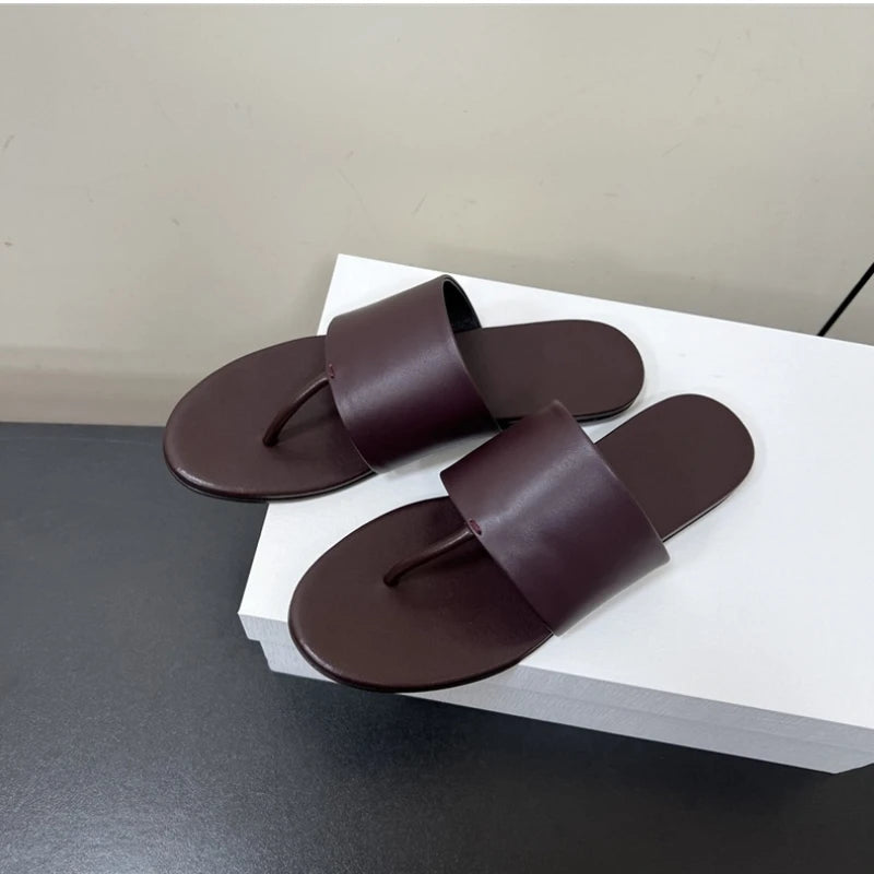 Extremely simple style 25 year spring/summer new comfortable flat bottom toe women's leather versatile flip flops