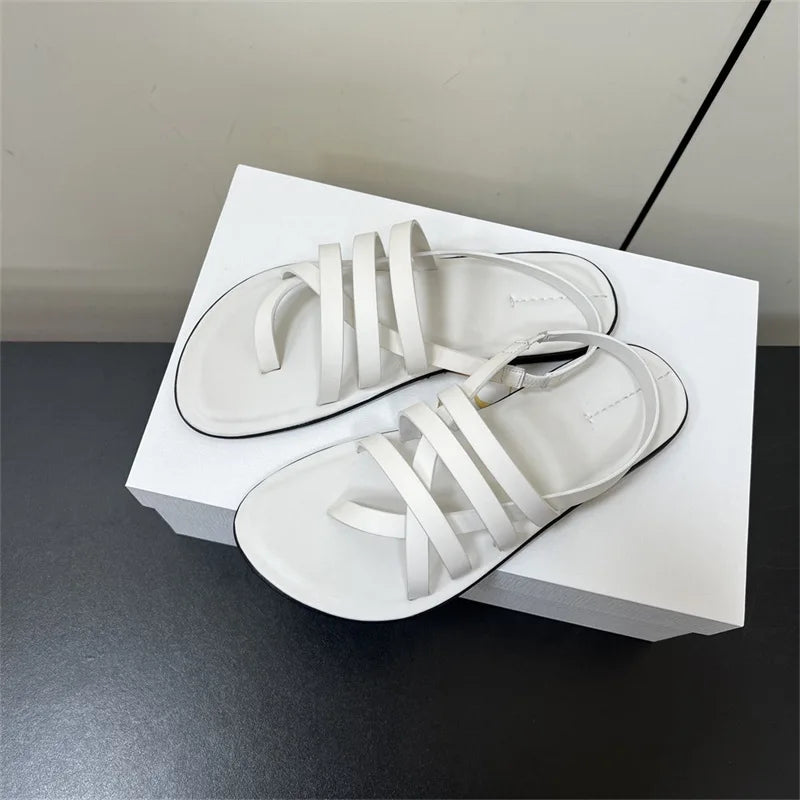 25 year new niche French retro leather flat bottomed sandals with simple, comfortable and versatile Roman features