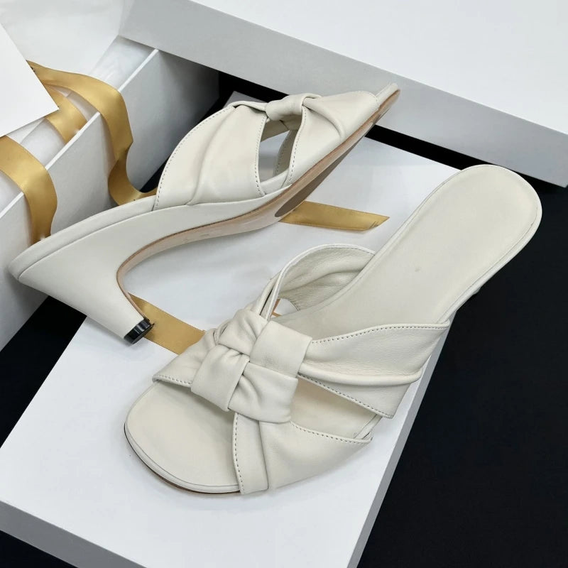 25 year old new leather woven flat bottomed women's French lazy beach flat bottomed straight sandals for casual wear