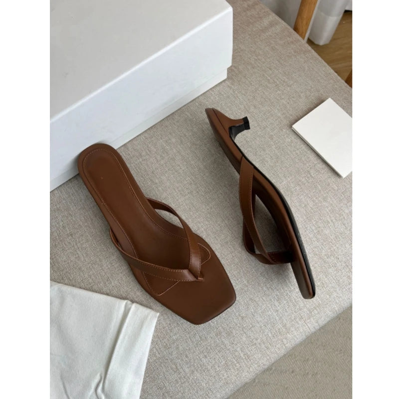 25 year summer fashion French square toe genuine leather cat heel with comfortable and versatile high-heeled flip flops